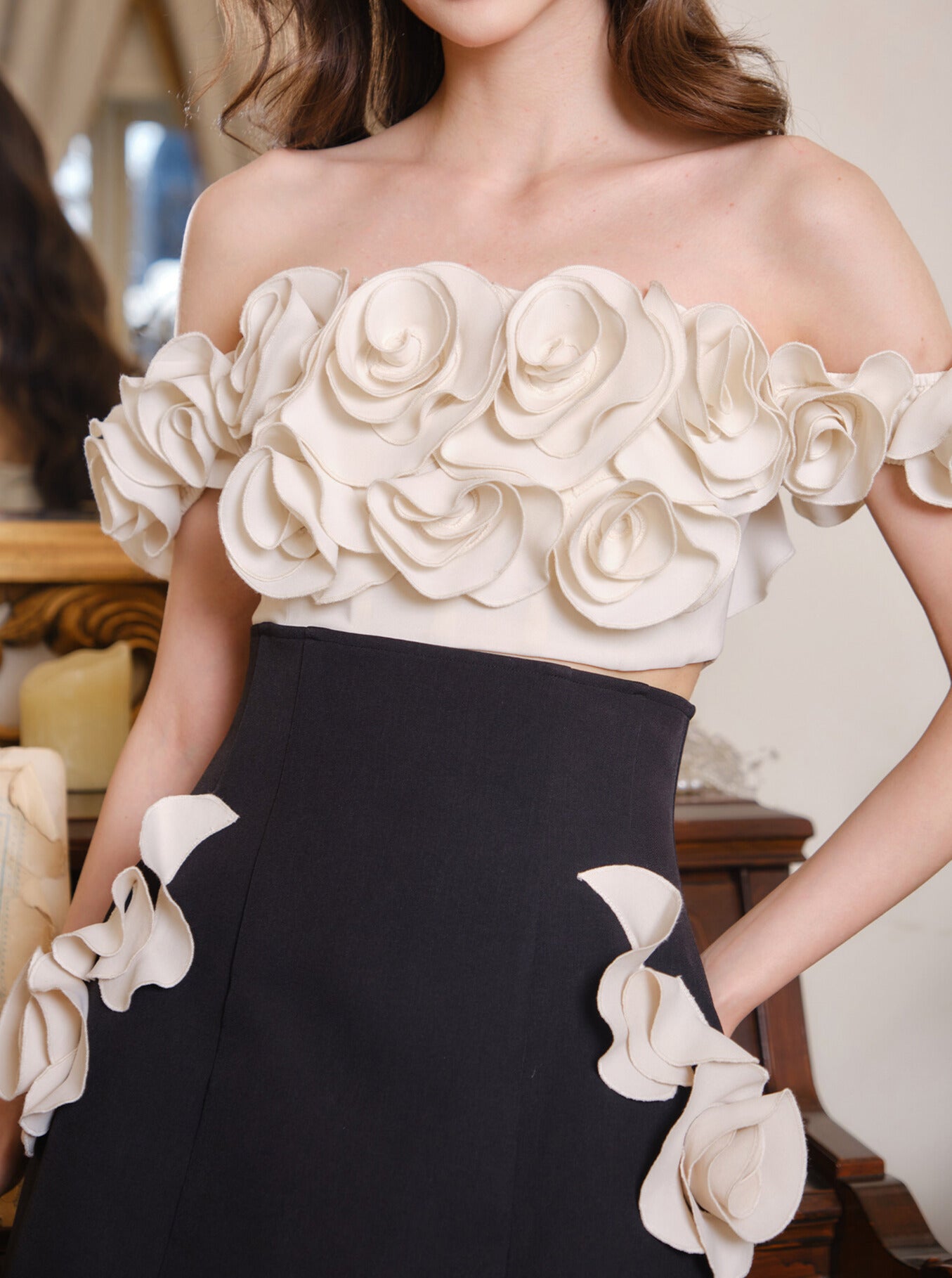 Midnight Bloom ~vol.11~（フローラルオフショルドレス）